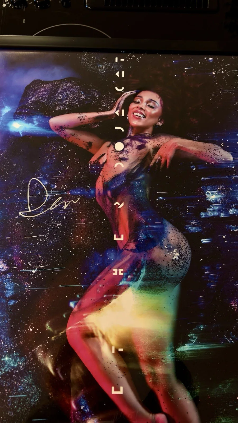 SIGNED DOJA CAT POSTER WITH FRAME 24’ X 36’ HAND SIGNED BY DOJA CAT, image 2