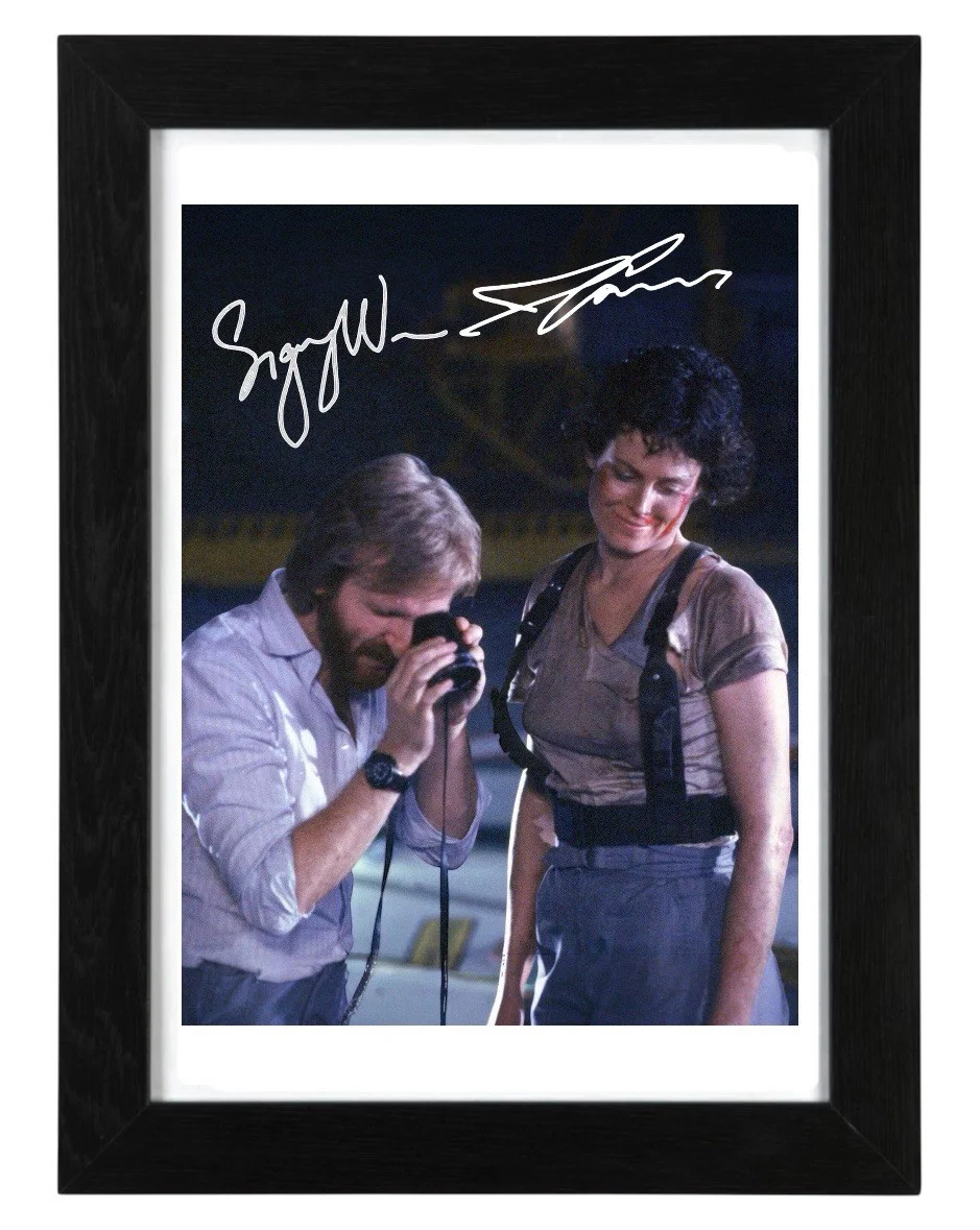 James Cameron Sigourney Weaver Signed Autograph PHOTO Pre Print 6x4/A4/ Framed, image 2