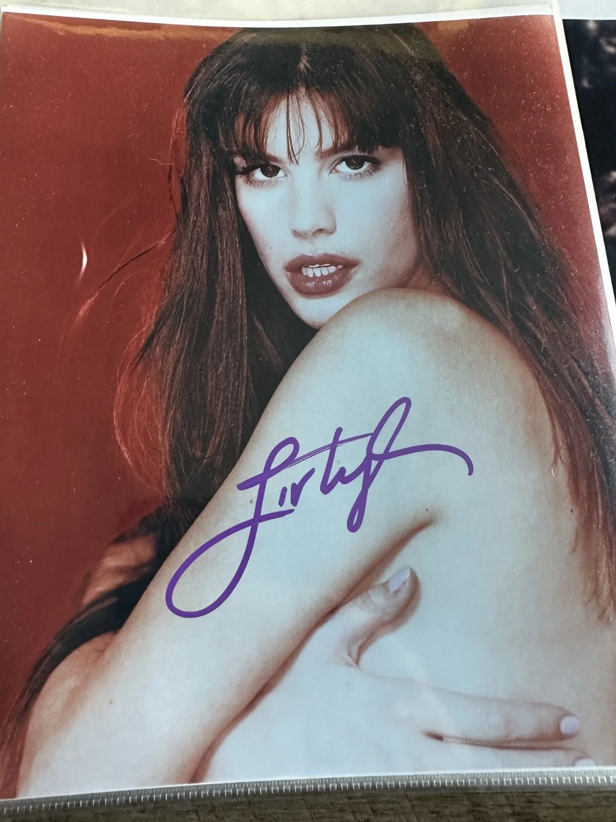 Liv Tyler — Liv Tyler gorgeous and RARE autograph signed 8x10 photo with COA