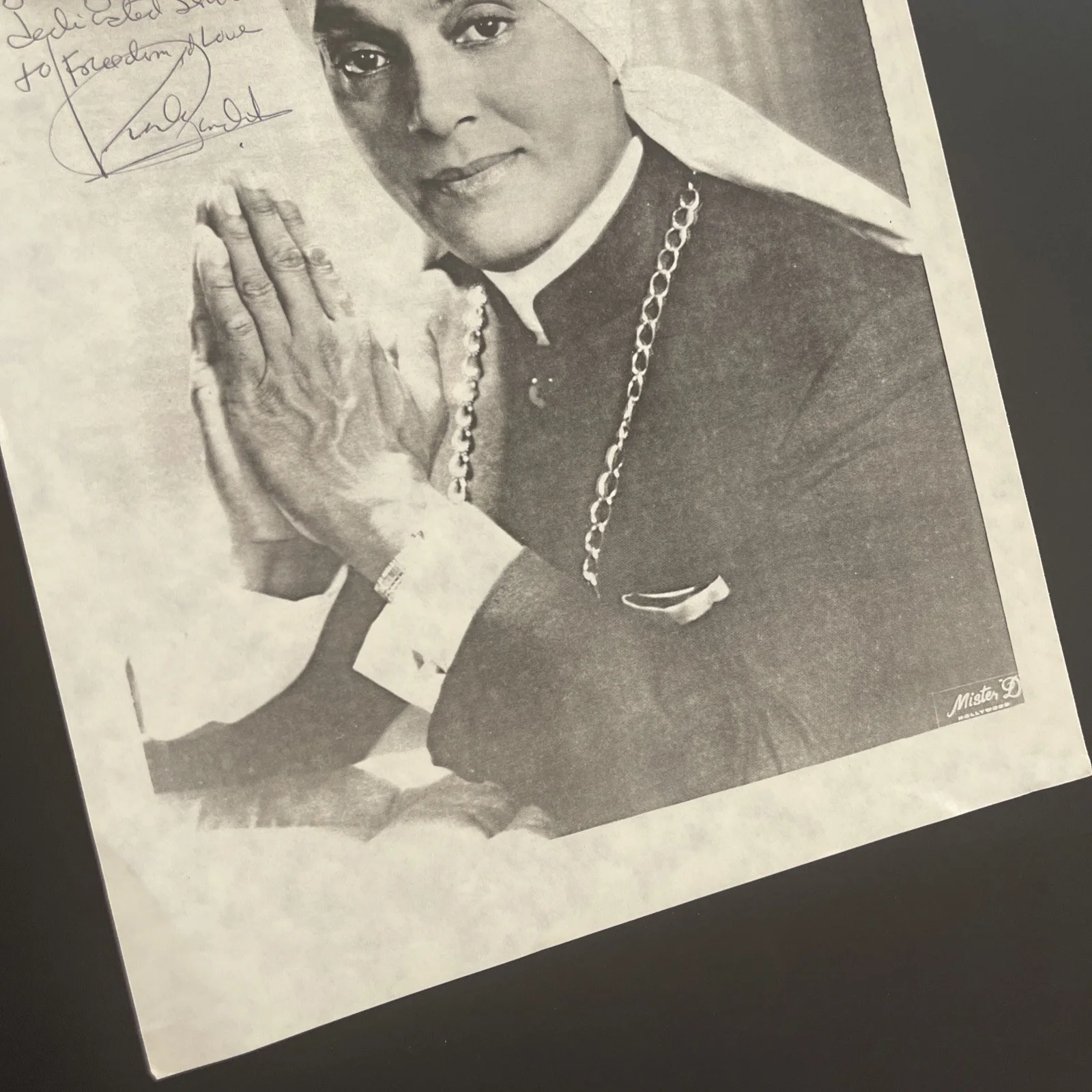 KORLA PANDIT “Godfather Of Exotica”: Hand Signed Celebrity Photo 8.5 x 11” / KSK, изображение 4