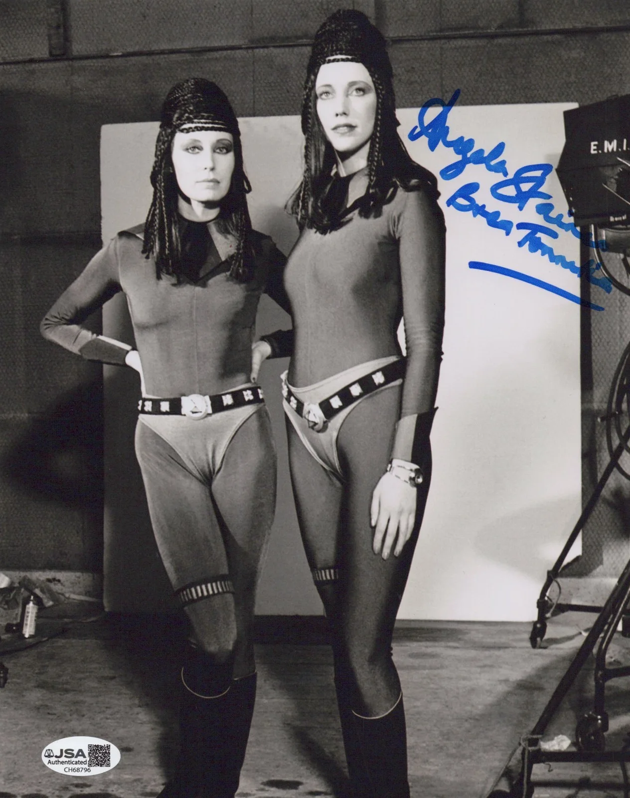 Angela Staines — Star Wars- Brea Tonnika 8x10 photo signed by Angela Staines JSA COA