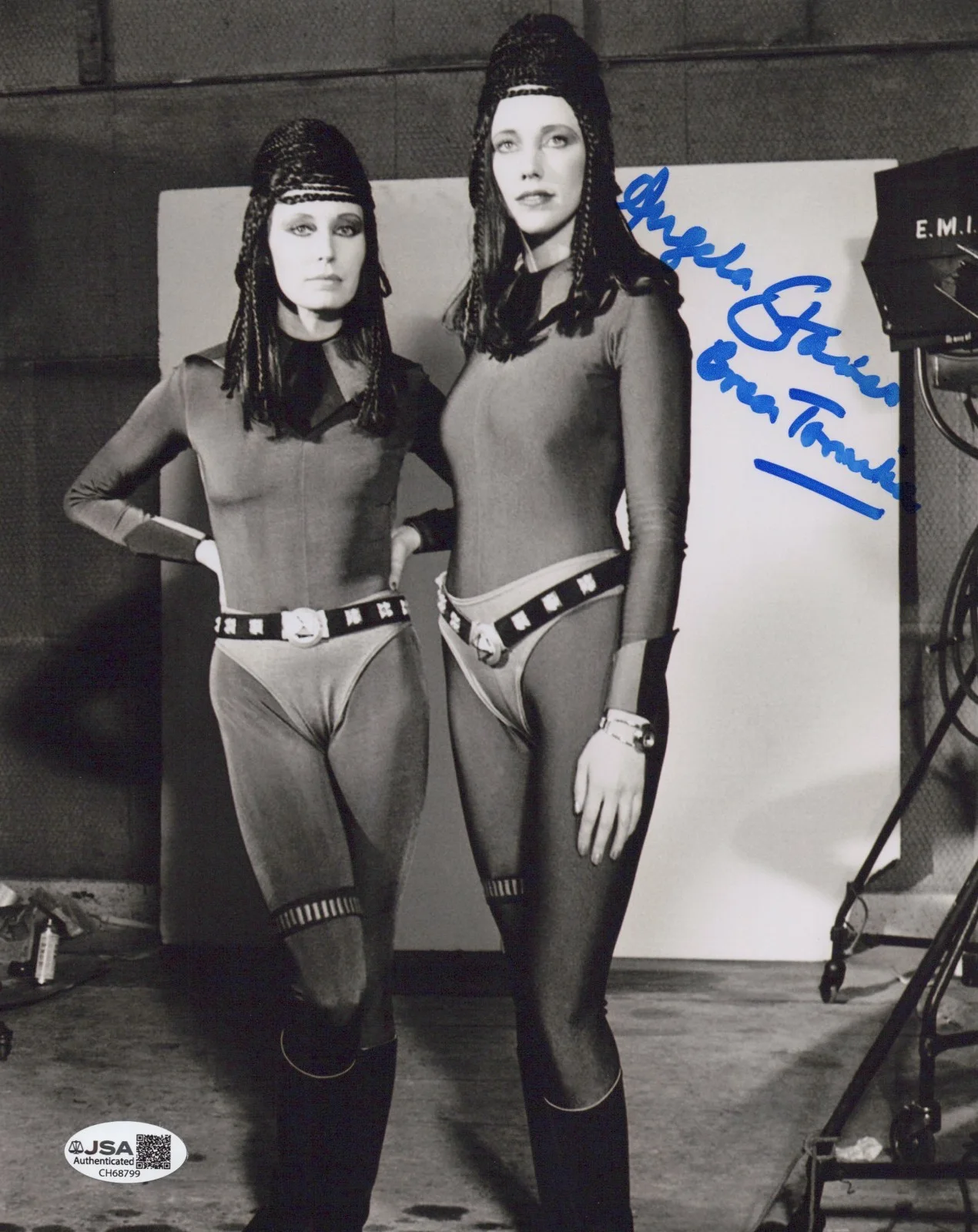 Angela Staines — Star Wars- Brea Tonnika 8x10 photo signed by Angela Staines JSA COA