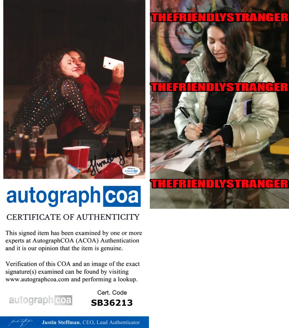 HUMBERLY GONZALEZ — Humberly Gonzalez signed "GINNY & GEORGIA" 8x10 Photo e PROOF Maxine Sophie ACOA