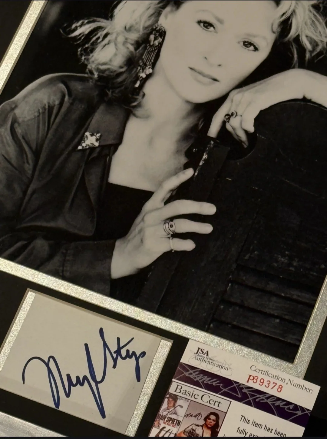 Meryl Streep — Meryl Streep Signed Cut Autograph Framed Display 8x10 Photo JSA Certified Legend, image 4
