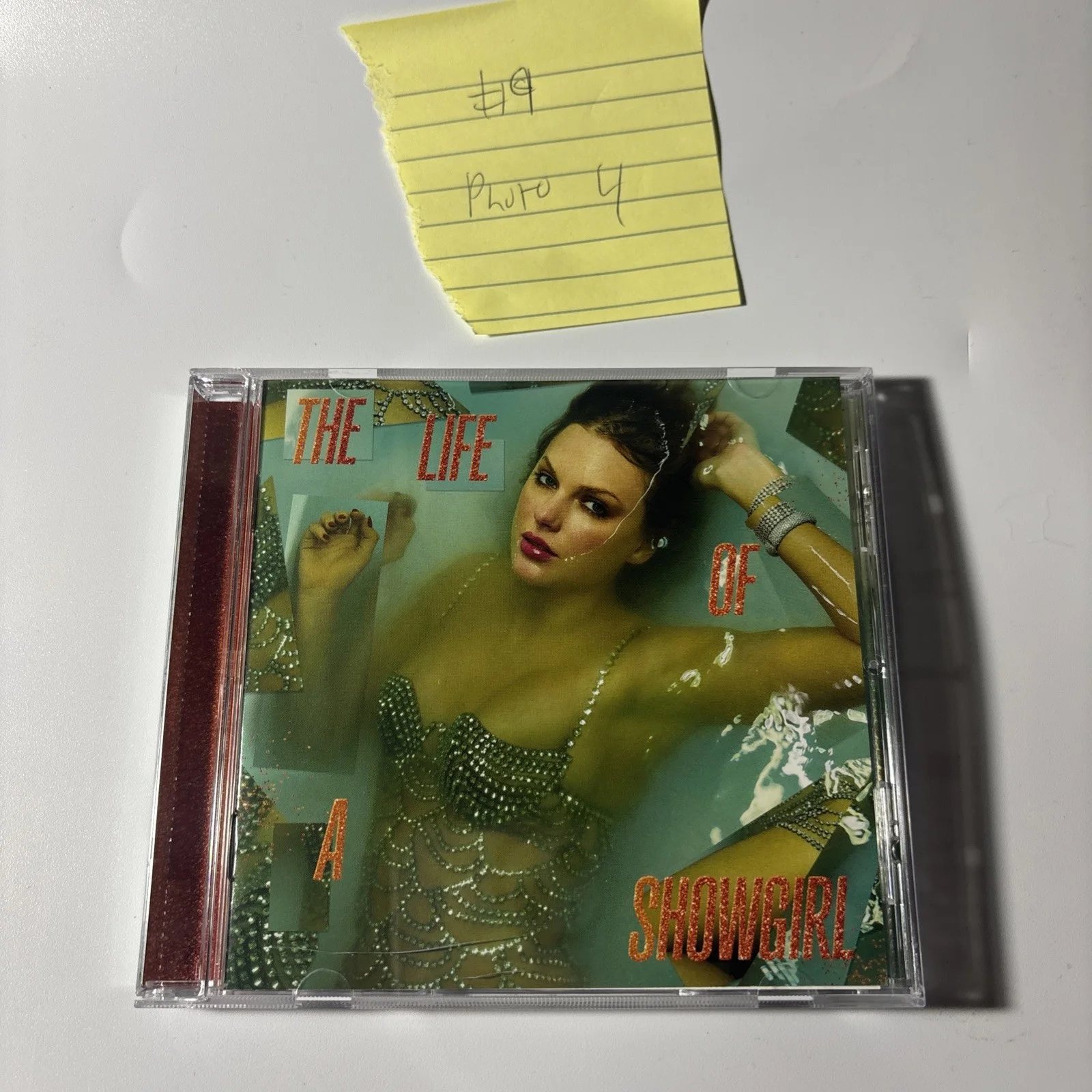 Rare Signed Taylor Swift The Life Of A Showgirl CD Photo 4, изображение 4