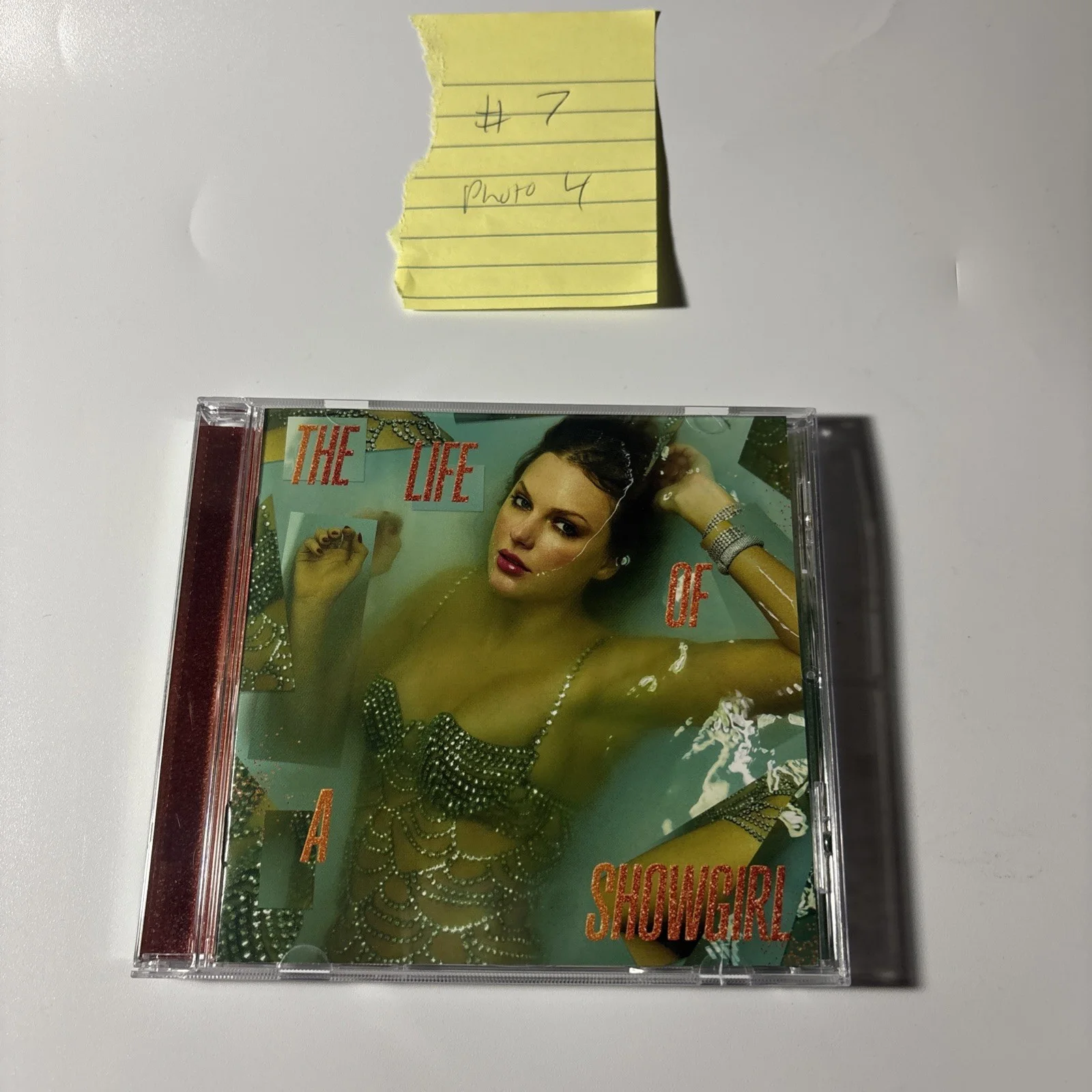 Rare Signed Taylor Swift The Life Of A Showgirl CD Photo 4, изображение 4