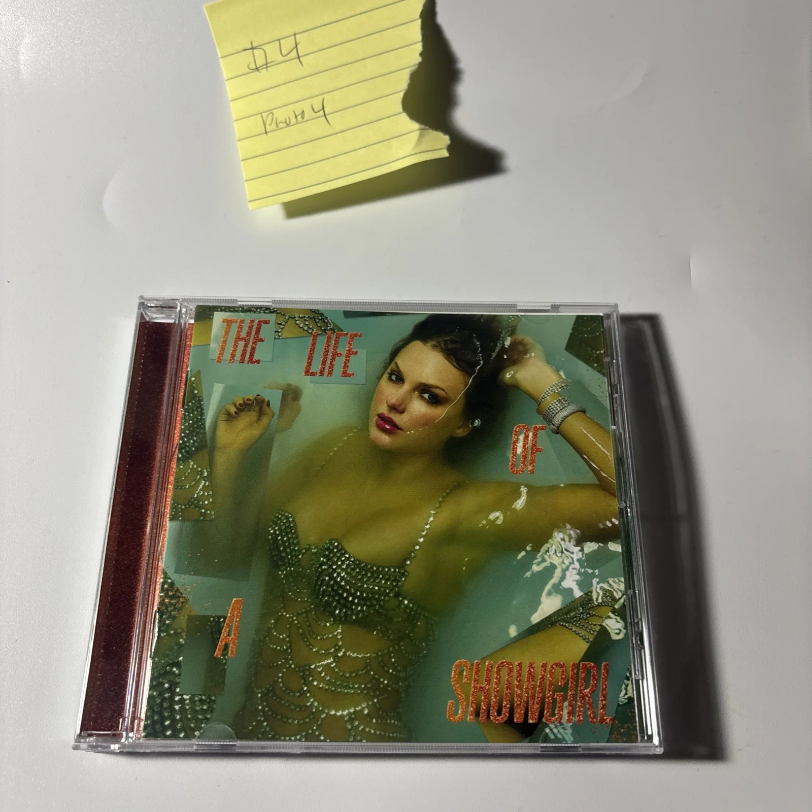 Rare Signed Taylor Swift The Life Of A Showgirl CD Photo 4, изображение 4