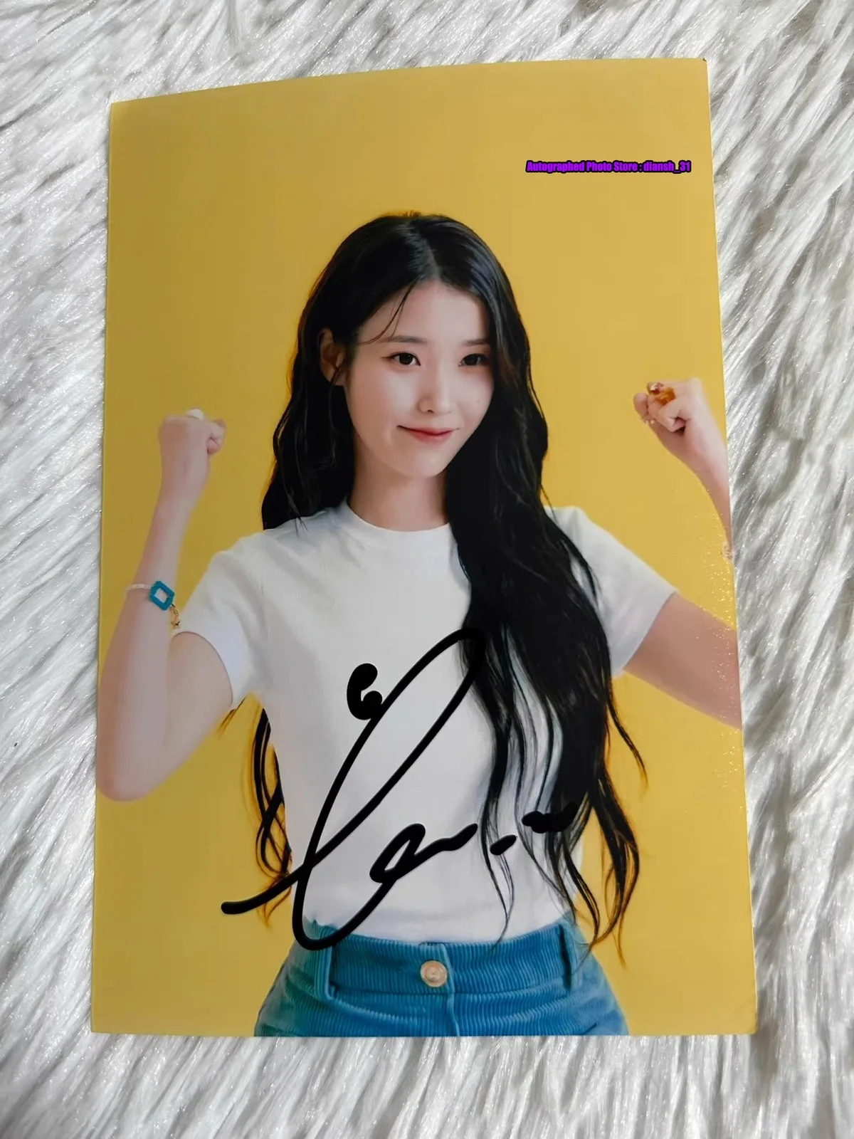IU — IU Lee Ji Eun Autographed Signed Photo Autographs Collectibles 4*6 Photograph, image 3