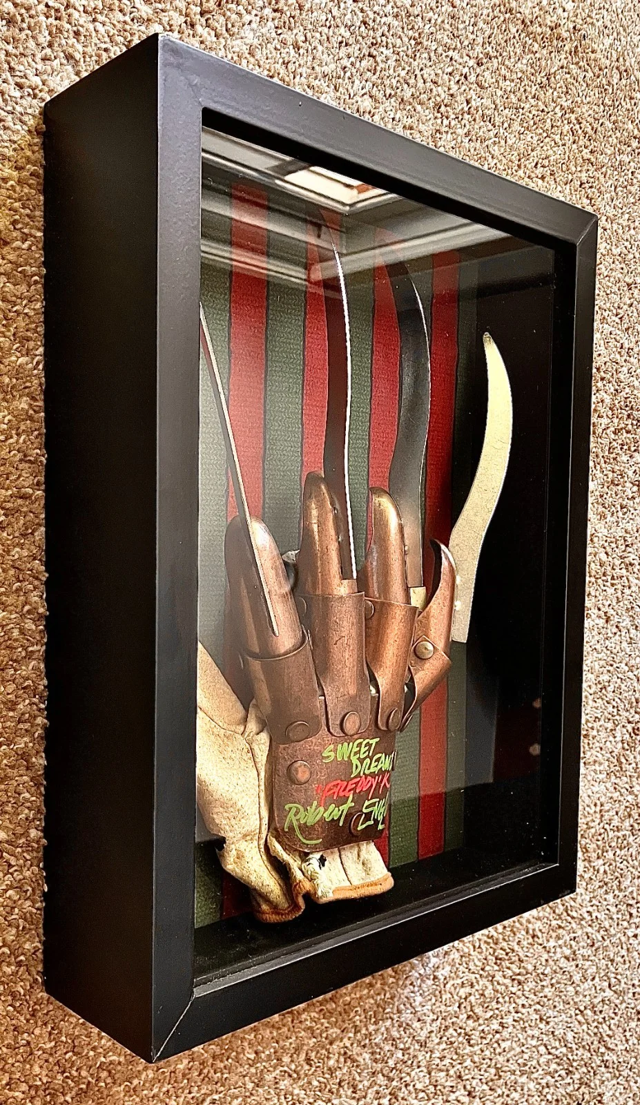 Robert Englund — Robert Englund Signed Freddy Krueger Metal Glove A Nightmare Elm St, image 4