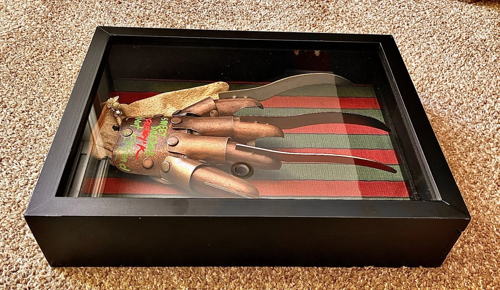 Robert Englund — Robert Englund Signed Freddy Krueger Metal Glove A Nightmare Elm St, image 5