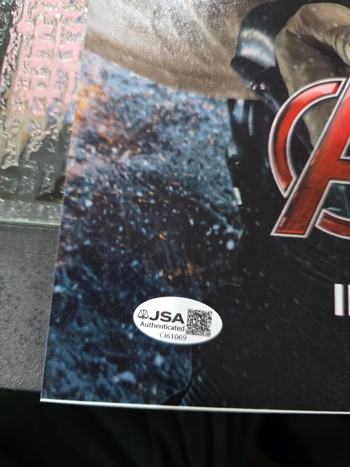 JEREMY RENNER — JEREMY RENNER SIGNED 'AVENGERS' 12x18 MOVIE POSTER JSA COA AUTOGRAPH, изображение 2