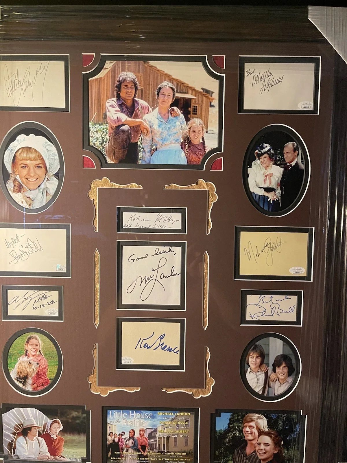 Michael Landon — Little House On The Prairie Cast Michael Landon x 8 Signed JSA framed collage, изображение 3