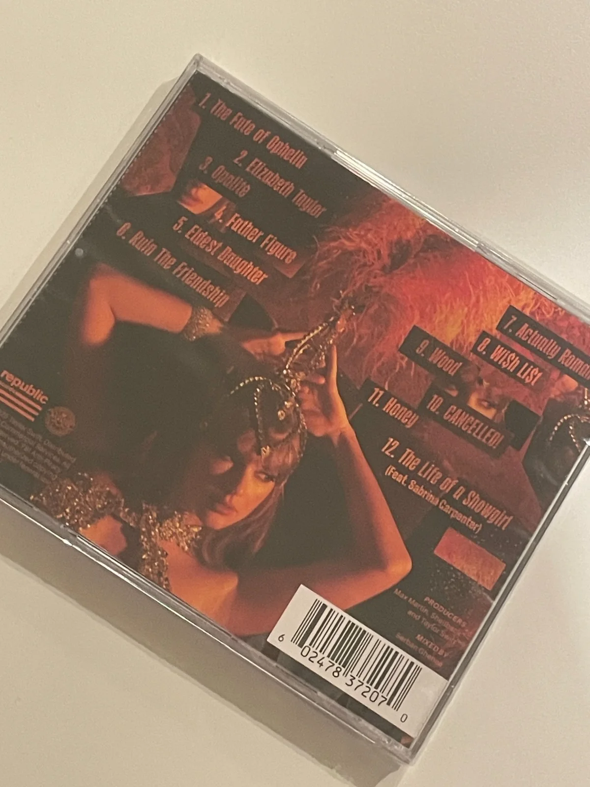 SEALED! Taylor Swift the life of a showgirl signed CD 1, image 2