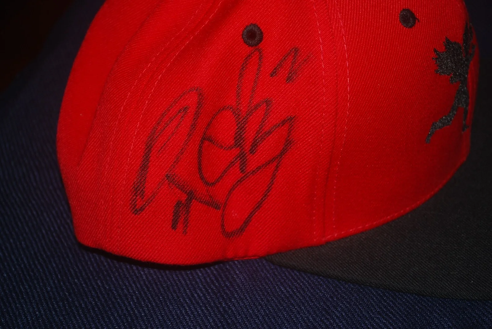 RAPPER 90'S LEGEND Vanilla Ice Signed HAT Beckett COA BV81423, image 2
