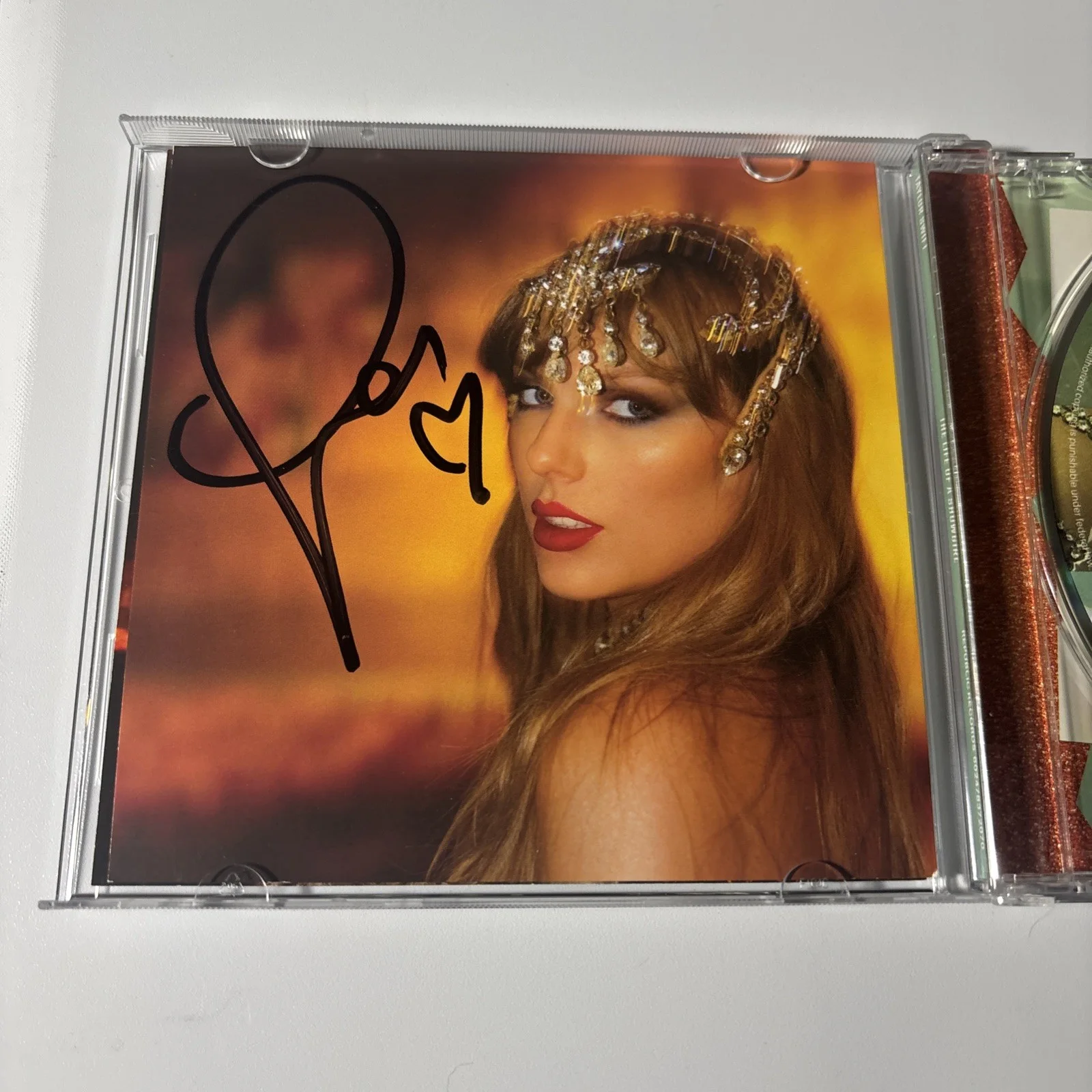 Unique AUTOGRAPHED Taylor Swift Signed The Life Of A Showgirl CD Photo 1, изображение 2