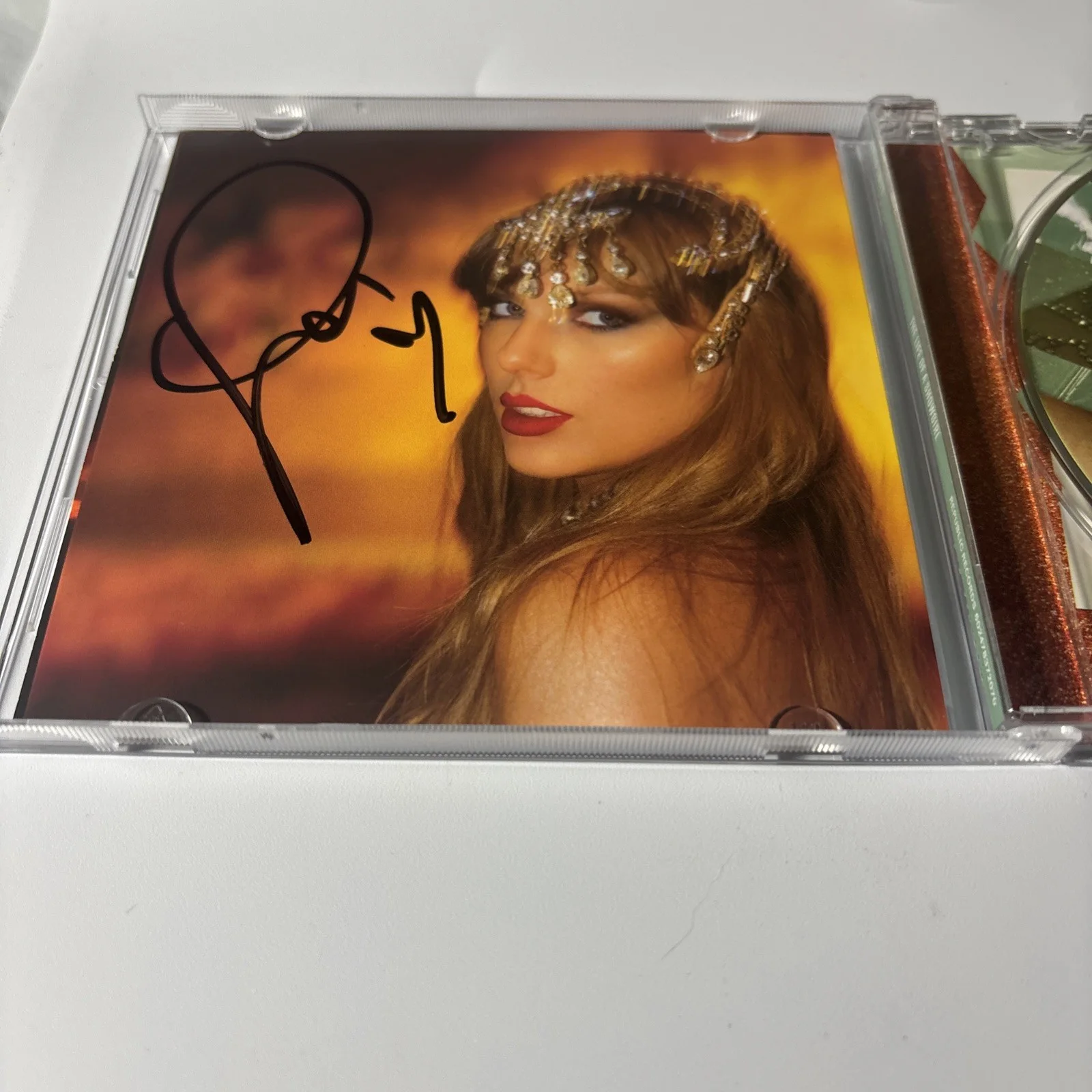Unique AUTOGRAPHED Taylor Swift Signed The Life Of A Showgirl CD Photo 1, изображение 2