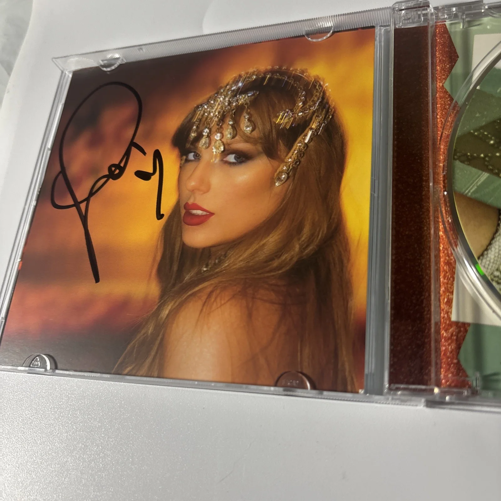 Unique AUTOGRAPHED Taylor Swift Signed The Life Of A Showgirl CD Photo 1, изображение 4