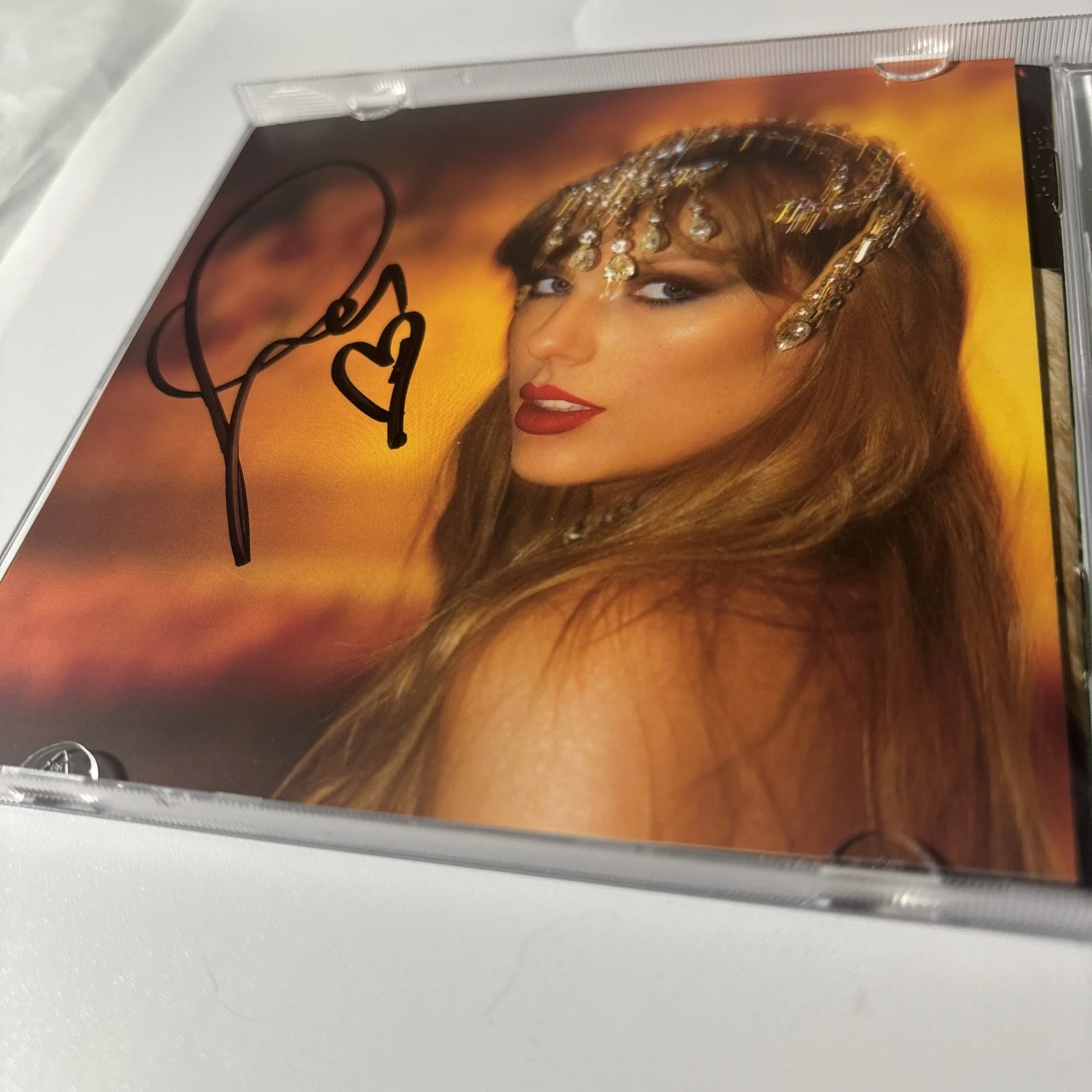 Unique Heart AUTOGRAPHED Taylor Swift Signed The Life Of A Showgirl CD Photo 1, изображение 4