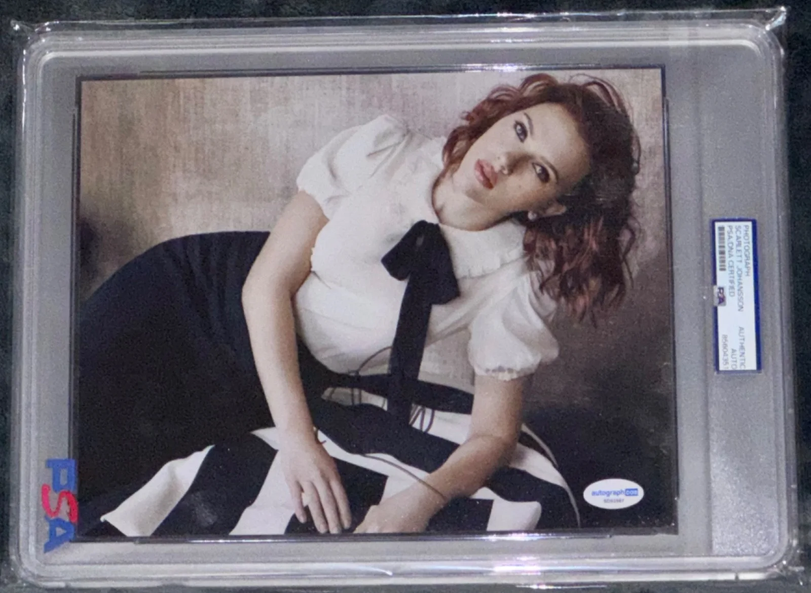 Scarlett Johansson — Signed Scarlett Johansson Photo 8x10 Autographed Beautiful Sexy Auto ACOA & PSA