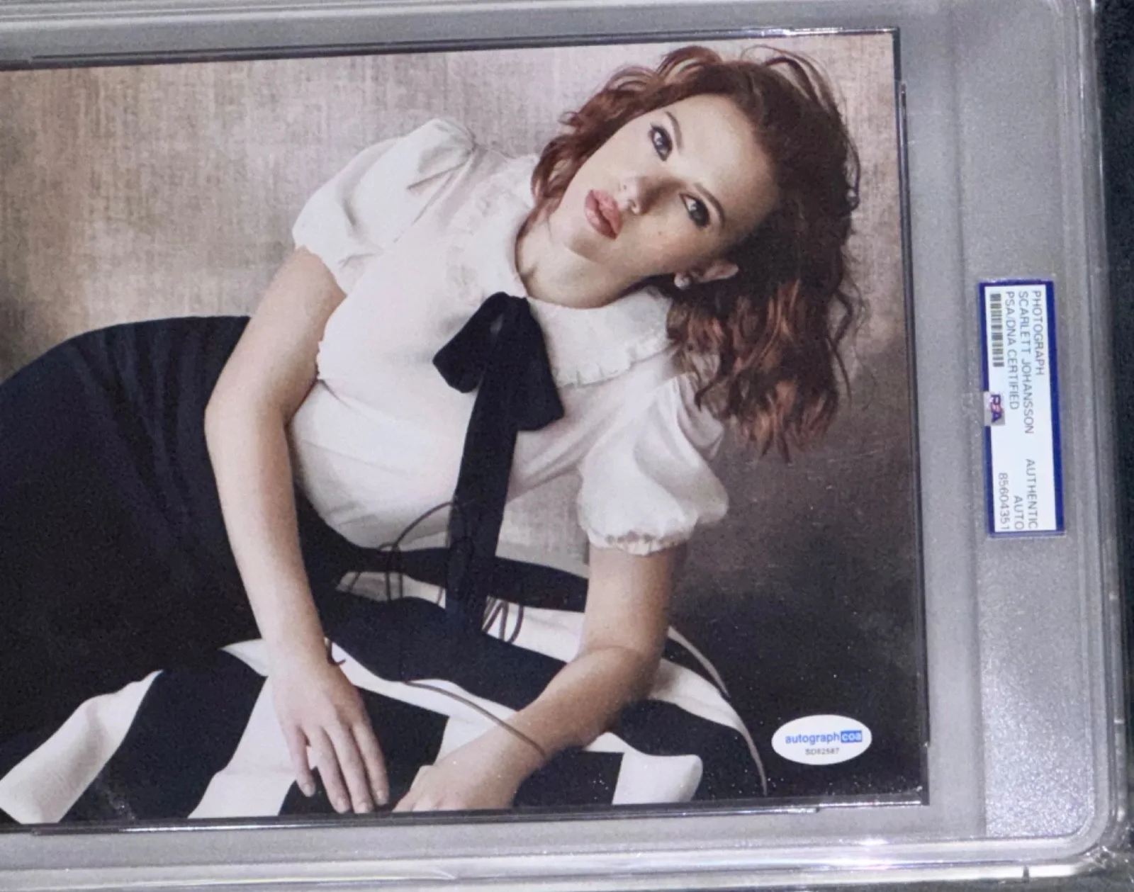 Scarlett Johansson — Signed Scarlett Johansson Photo 8x10 Autographed Beautiful Sexy Auto ACOA & PSA, изображение 3