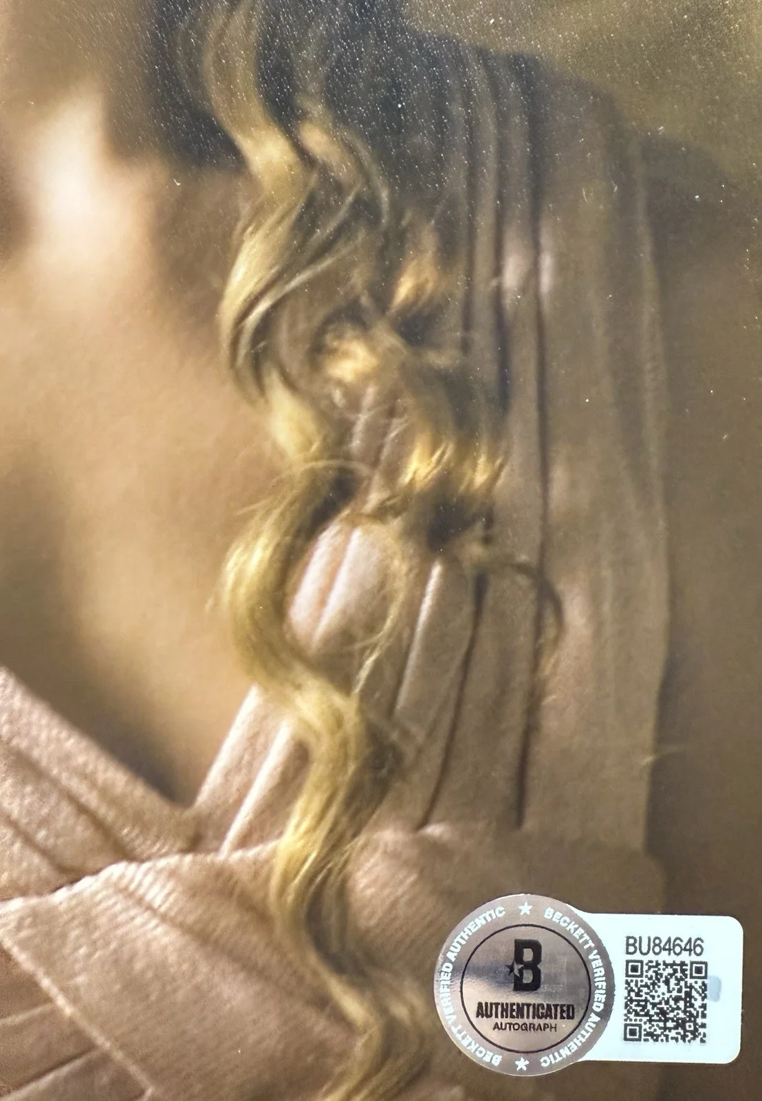 Kerry Condon — Kerry Condon Autograph Signed 8x10 Rome Octavia Photo with Beckett COA, image 3