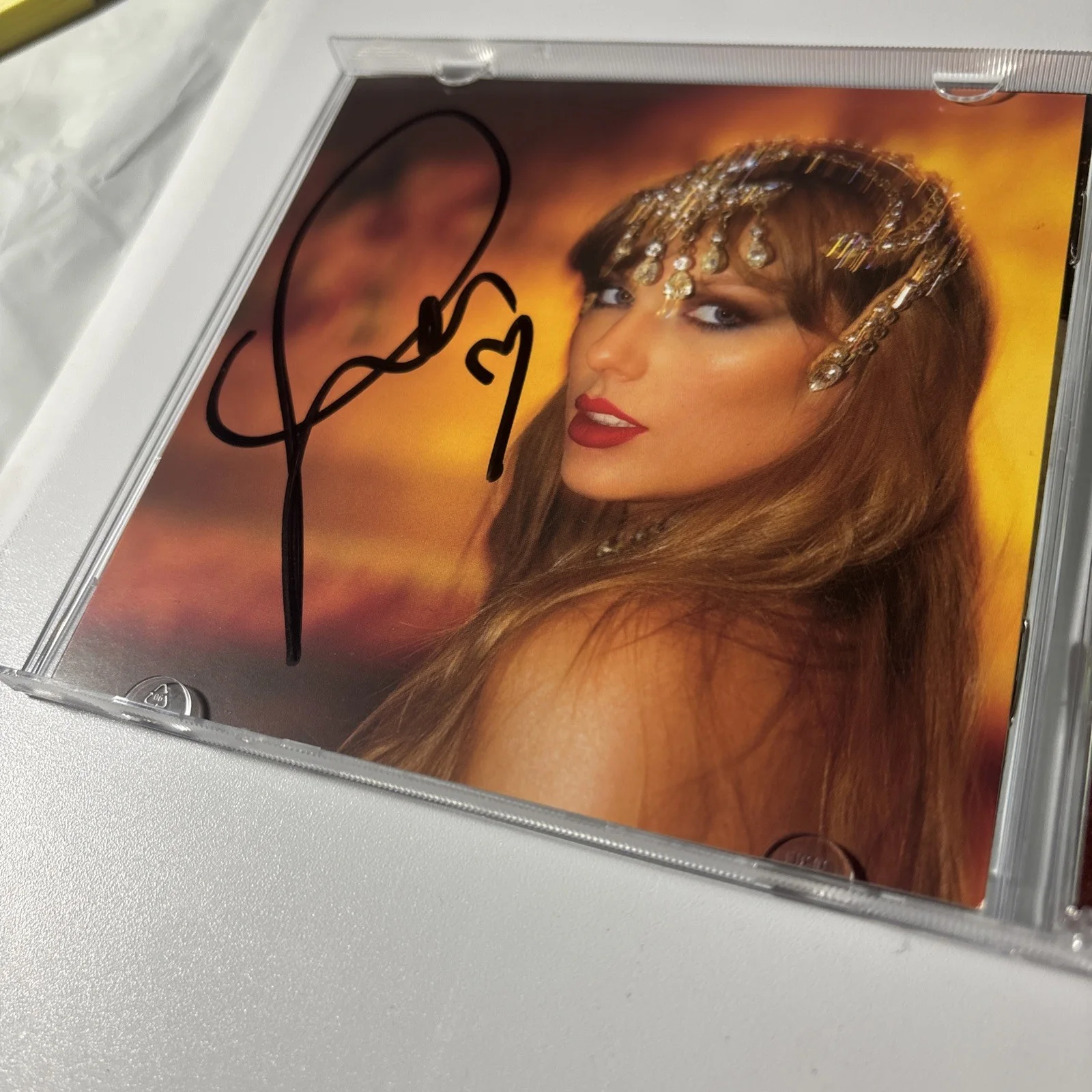 Rare LONG Signature Auto Taylor Swift Signed The Life Of A Showgirl CD Photo 1, изображение 4