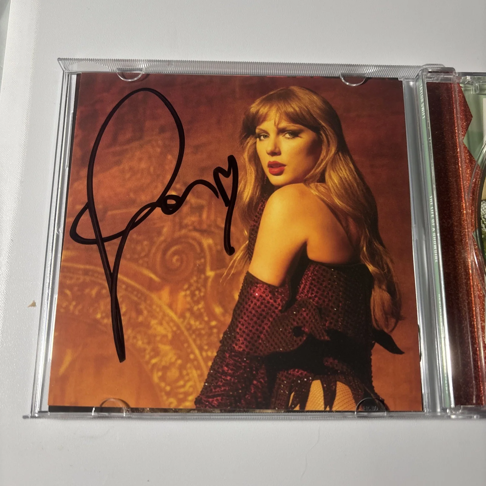 Taylor Swift The Life of a Showgirl Signed CD 3 SHORT LONG SIGNATURE long Heart, изображение 2