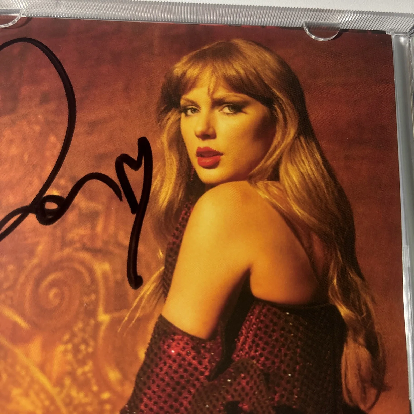 Taylor Swift The Life of a Showgirl Signed CD 3 SHORT LONG SIGNATURE long Heart, изображение 3