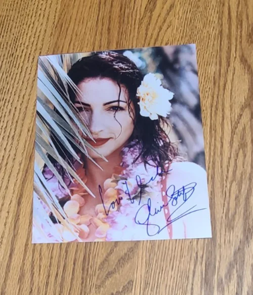 Gloria Estefan 8 x 10 photo signed with COA, image 2