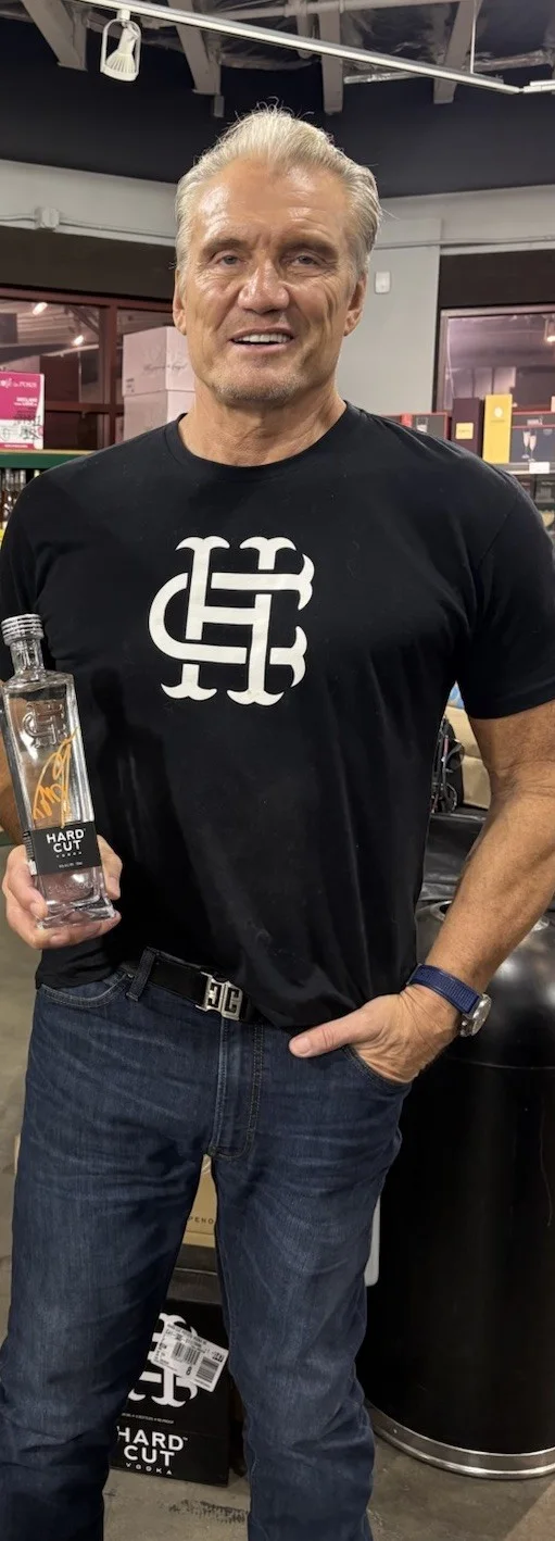 Dolph Lundgren — DOLPH LUNDGREN HARD CUT VODKA AUTO SIGNED EMPTY BOTTLE ROCKY 4 IVAN DRAGO MOTU, image 2