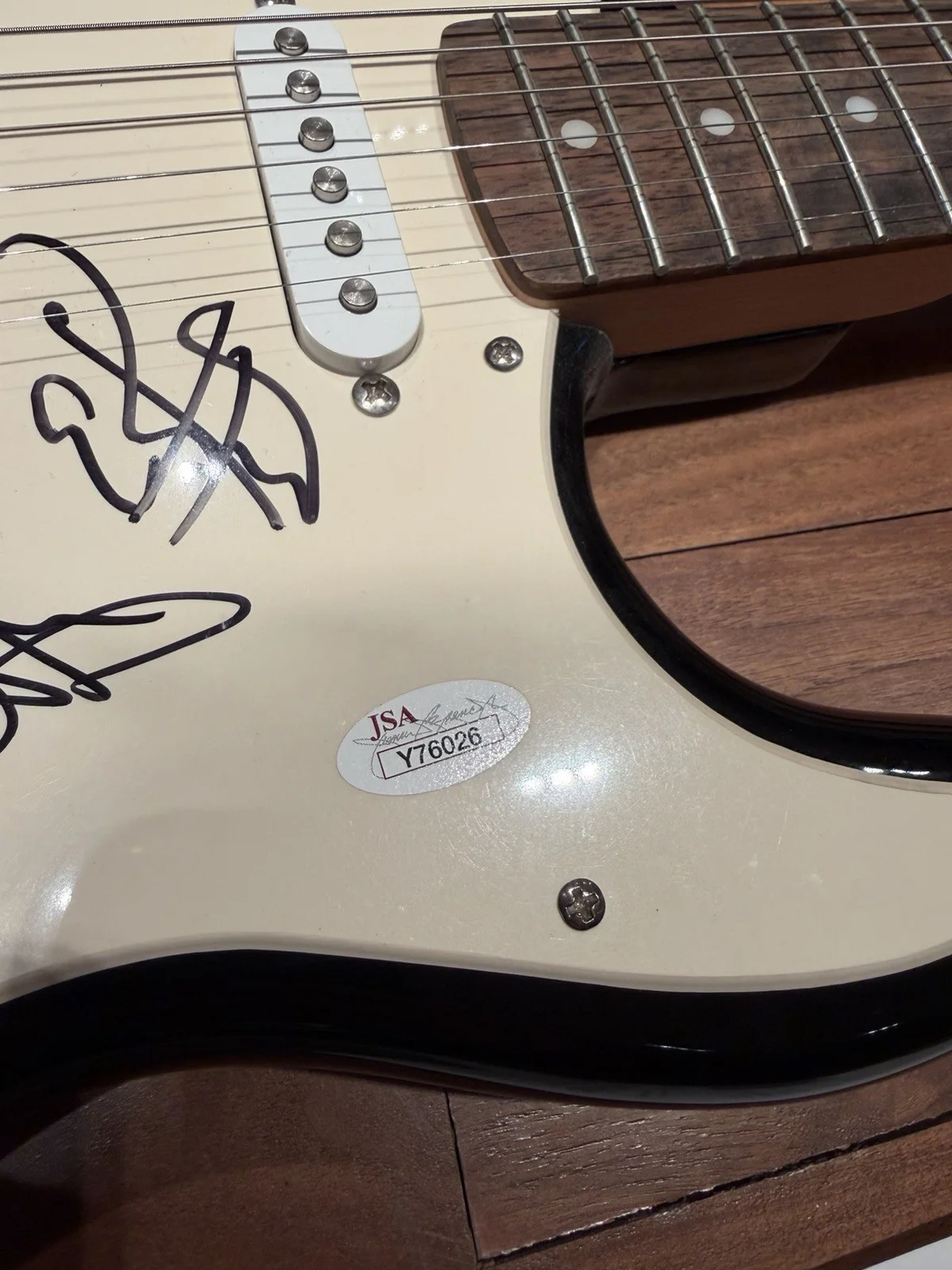 Stone Temple Pilots W/ Chester Bennington Signed Autographed Guitar W/ JSA COA, image 3