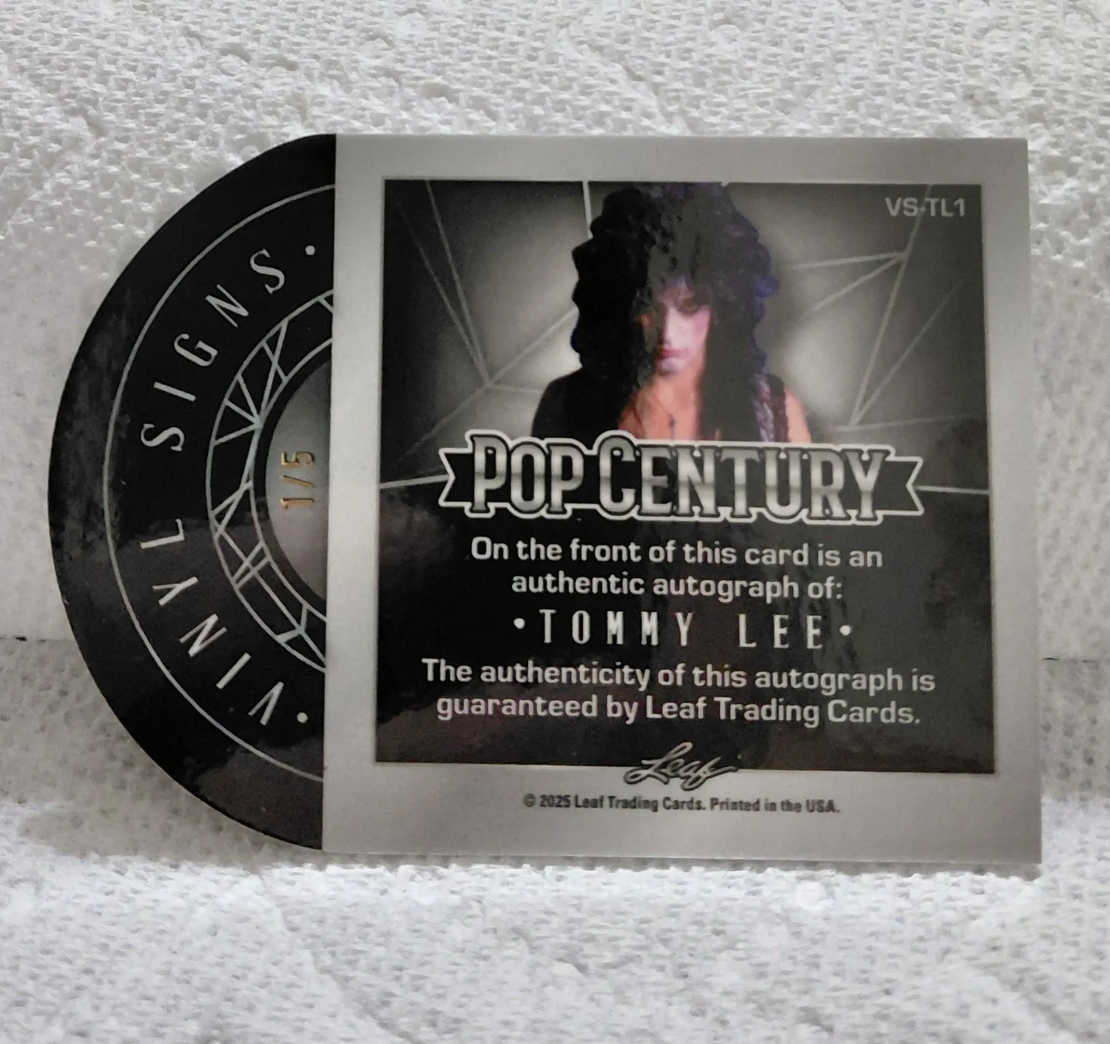 2025 POP CENTURY METAL. TOMMY LEE AUTOGRAPH. VINYL SIGNS. SILVER CRYSTAL. 1/5., изображение 2