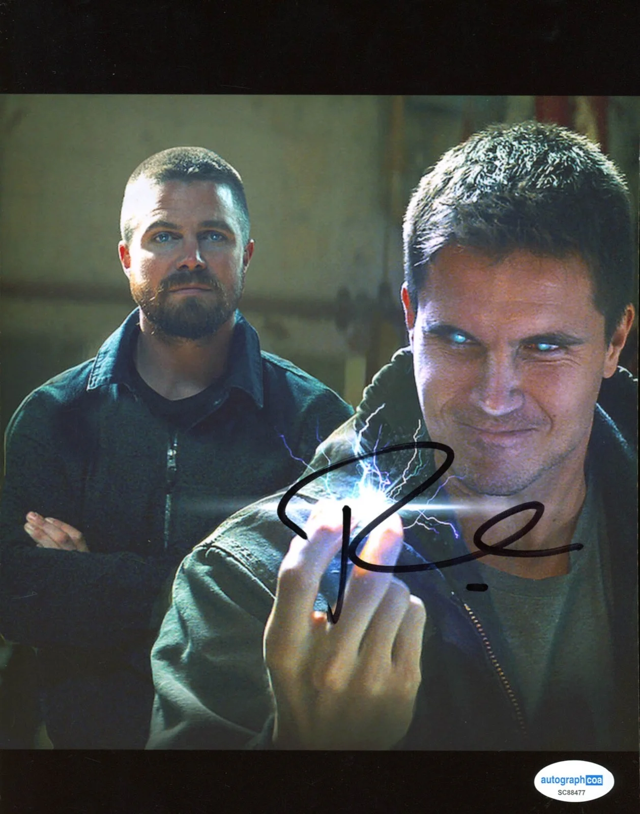 ROBBIE AMELL — Robbie Amell signed "CODE 8: PART 2" 8x10 Photo EXACT PROOF b Connor ACOA COA, image 4