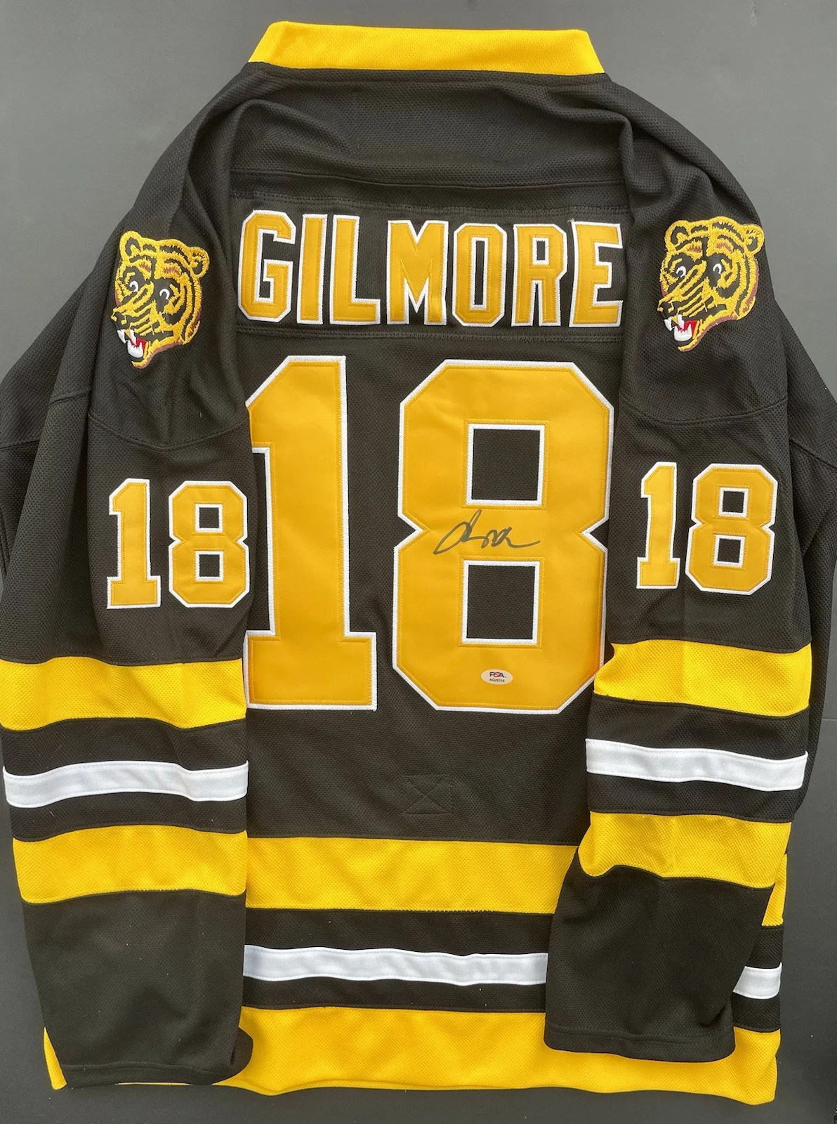 Adam Sandler — Adam Sandler Signed Autographed Happy Gilmore Boston Bruins Jersey Psa/Dna Coa, изображение 2
