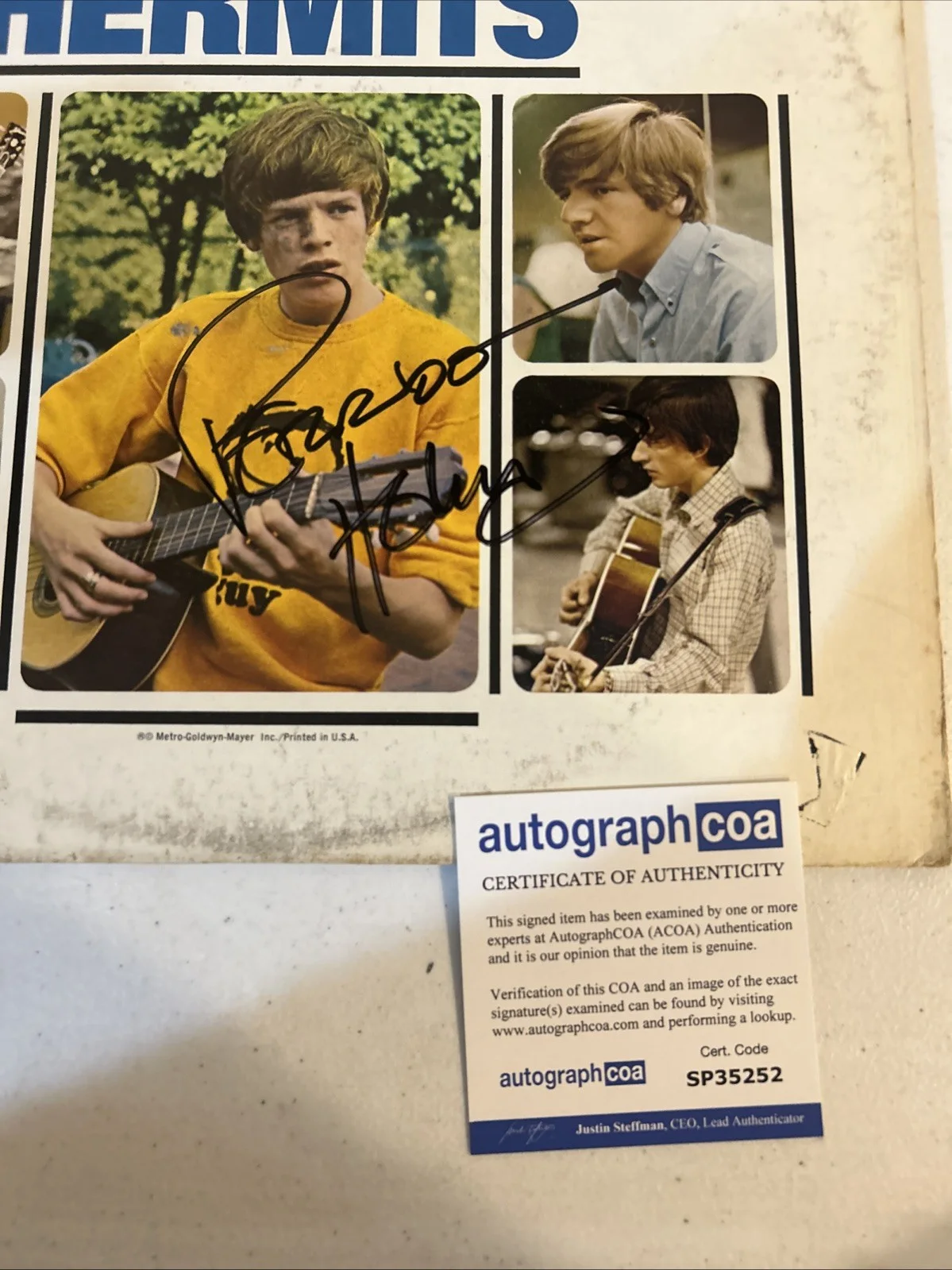 PETER NOONE SIGNED AUTOGRAPH VINYL ALBUM ACOA HERMANS HERMITS HOLD ON!, изображение 4