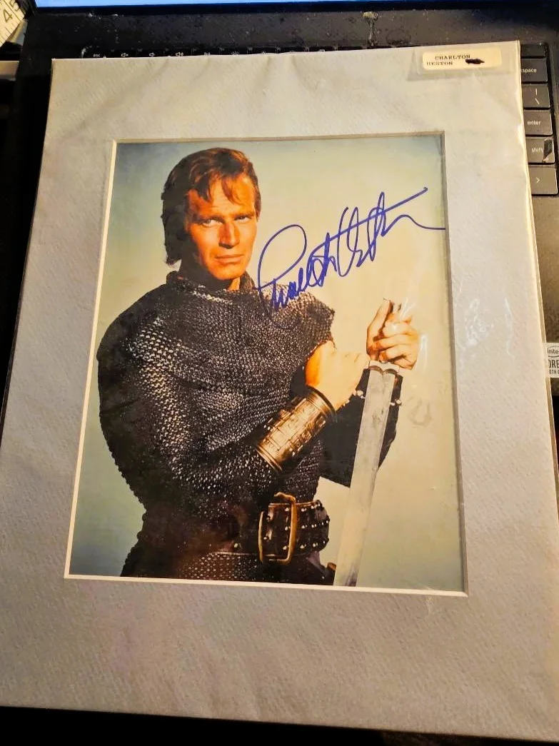 Charlton Heston — CHARLTON HESTON Signed as EL CID matted 11x14 ... great movie, great image, изображение 3