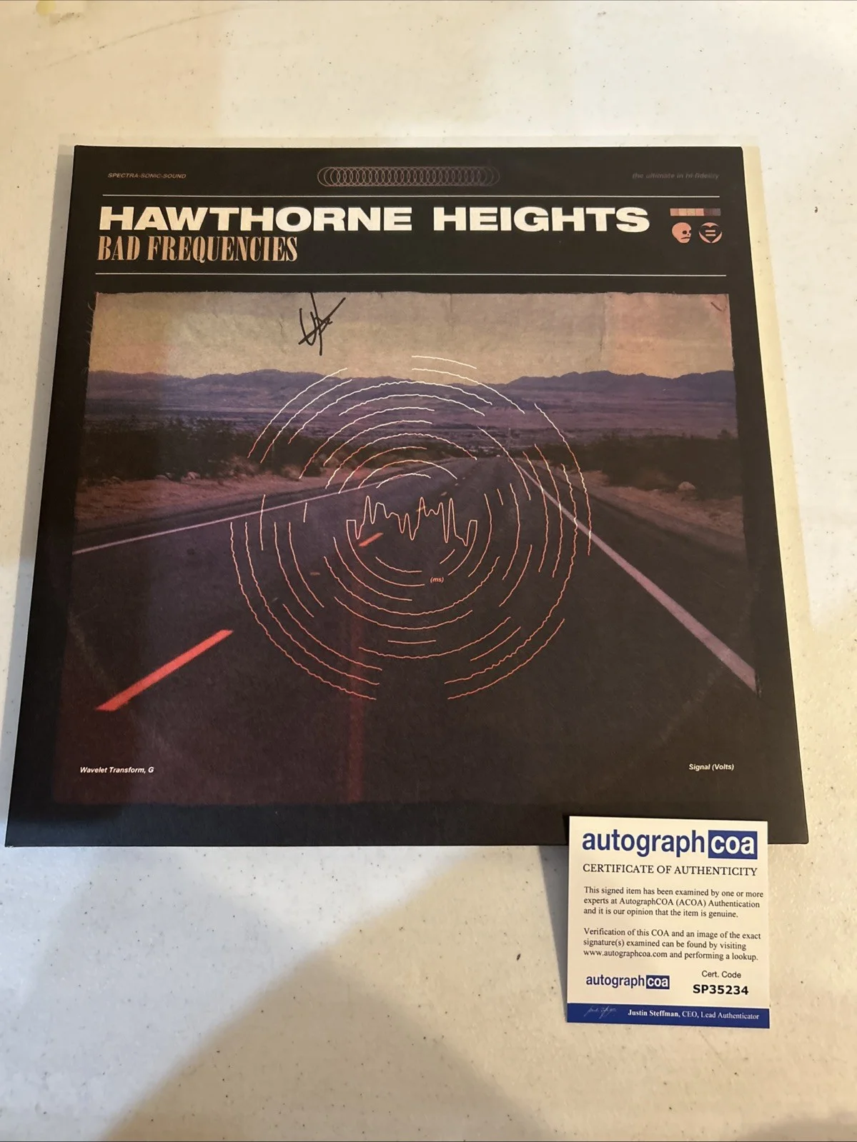 HAWTHORNE HEIGHTS SIGNED AUTOGRAPH BAD FREQUENCIES VINYL ALBUM ACOA JT WOODRUFF, изображение 2