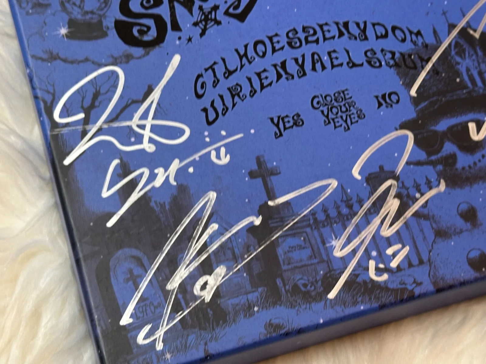 Close Your Eyes ALL MEMBER Autograph(Signed) PROMO ALBUM KPOP, image 2