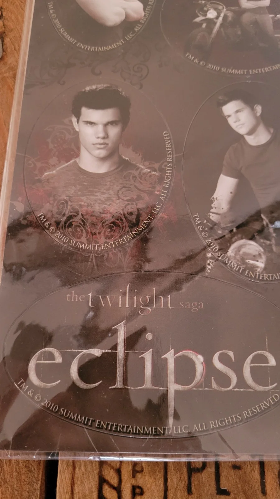 Twilight Eclipse 8 Piece Magnet Set - JACOB - NECA - 2010 *BRAND NEW RARE, image 2