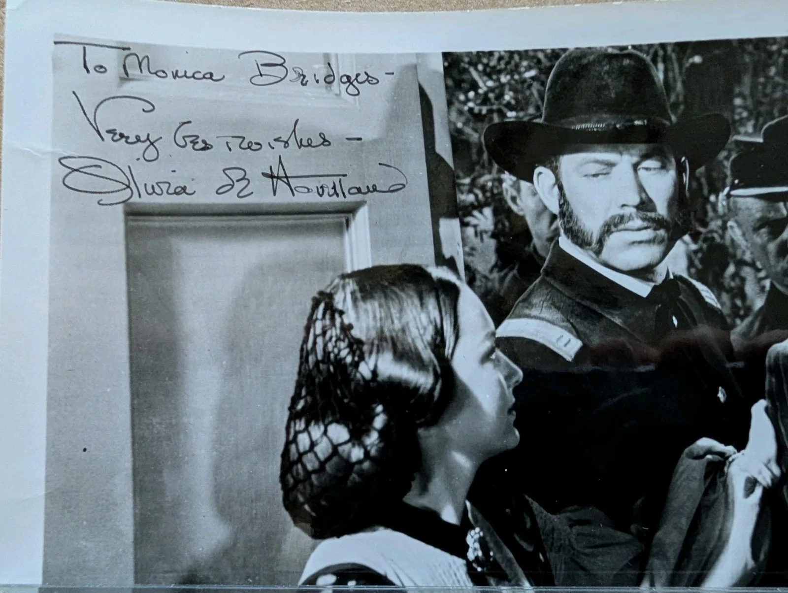 Olivia de Havilland — Olivia De Havilland Signed Gone With The Wind 8x10 Photo., изображение 2