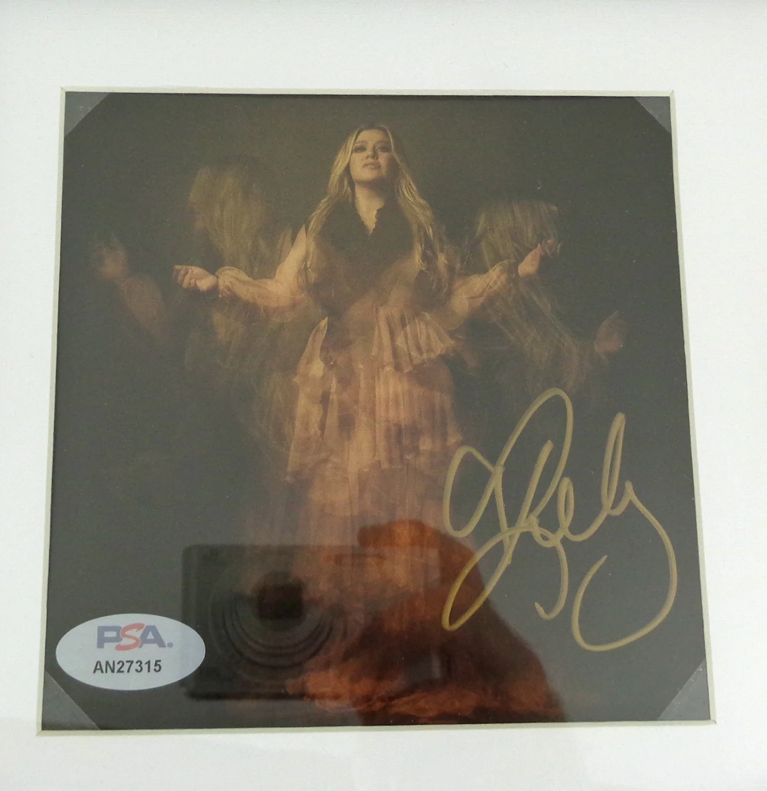 Kelly Clarkson — Kelly Clarkson Signed Autograph Chemistry CD Framed PSA/DNA COA, image 2