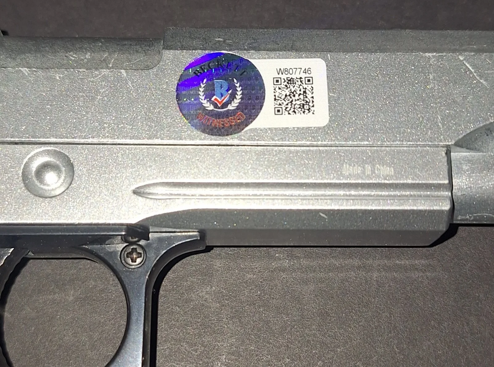 Linda Blair — Linda Hamilton Signed Autographed G6 airsoft Beckett COA Terminator Sarah Connor, изображение 3