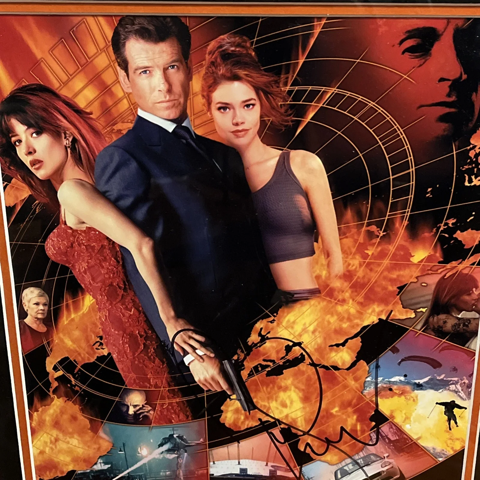 Pierce Brosnan — Pierce Brosnan 007 signed Framed Poster PSA Rare James Bond ￼, image 5