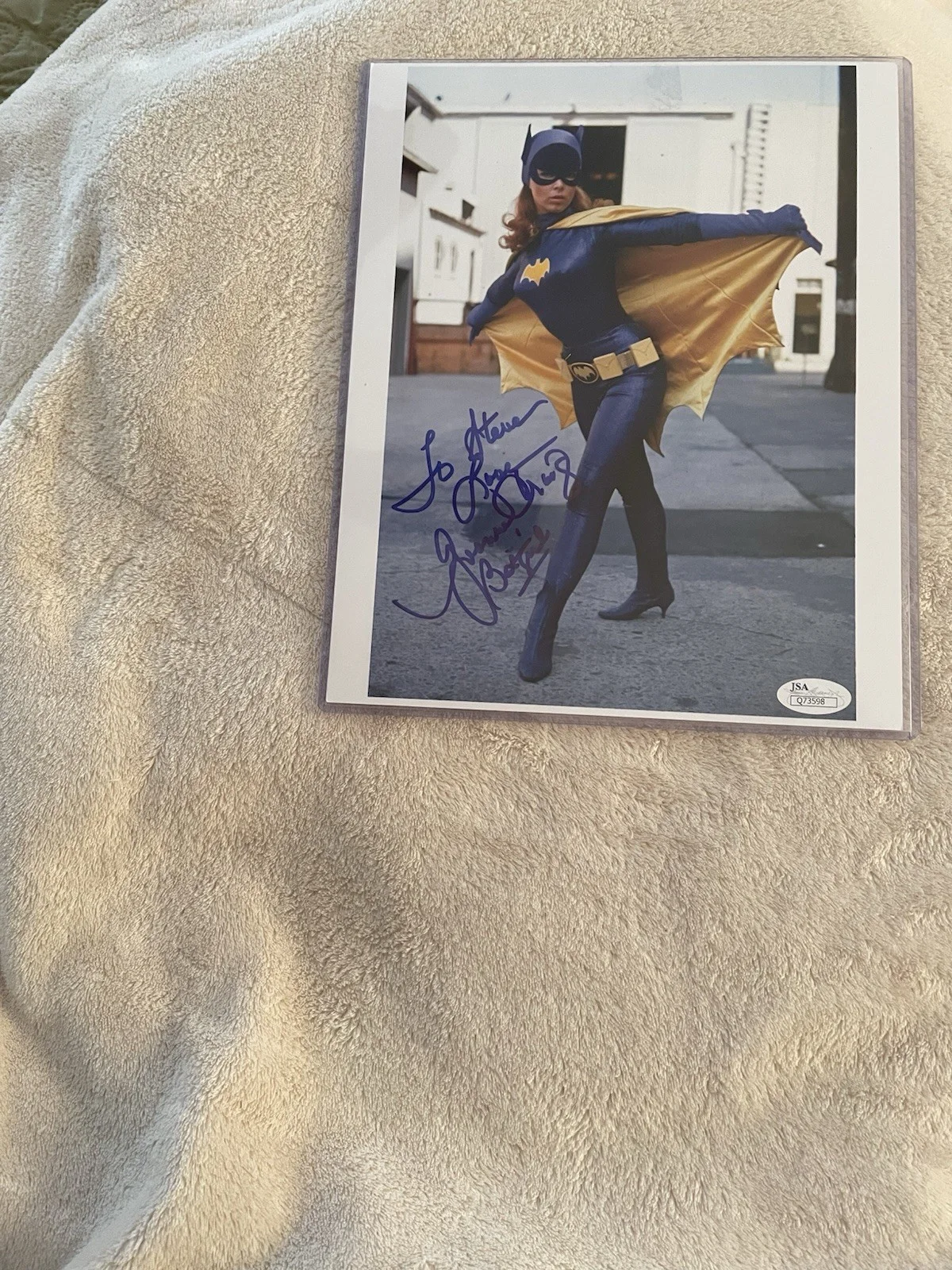 Yvonne Craig — Yvonne Craig Batgirl autograph & COA JSA Q73598, image 4