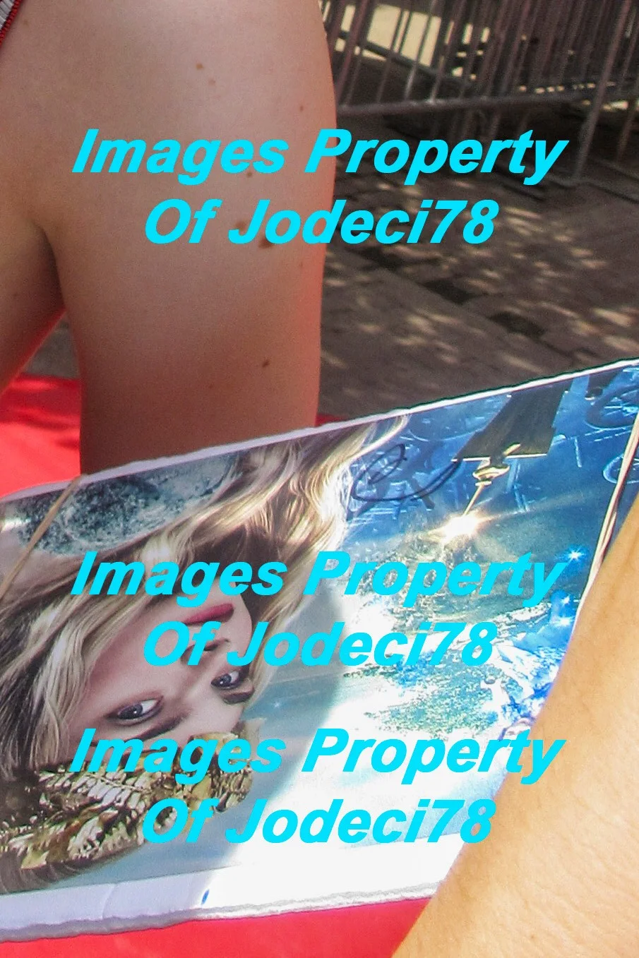 Elle Fanning — Elle Fanning Signed MALEFICENT Princess Aurora 8x10 Photo EXACT Proof RACC COA B, image 4