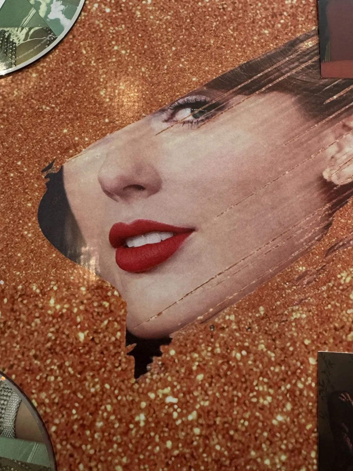 taylor swift — Taylor Swift Four-Signature Showgirl 24x18 Display | One-of-One | ACOA, изображение 4