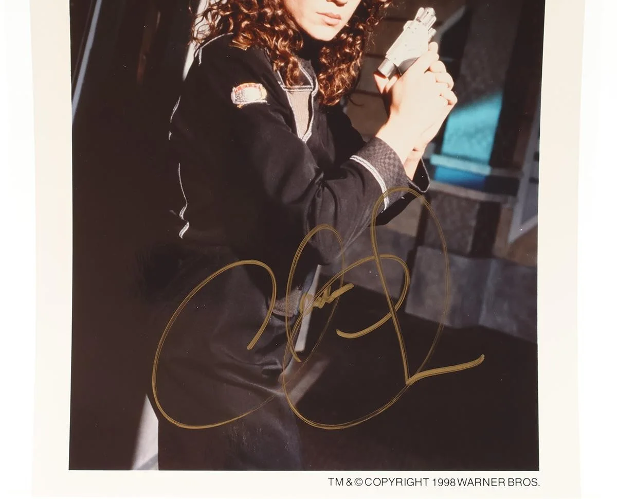 Claudia Christian — Susan Ivanova Babylon 5 Claudia Christian AUTOGRAPHED 8x10 Photo, изображение 3