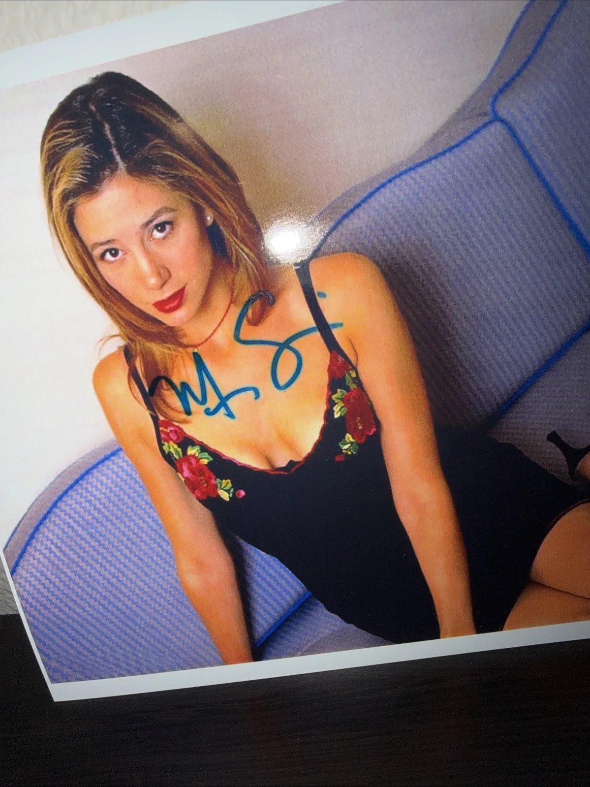 Mira Sorvino — Mira Sorvino Signed 8x10 Photo Autograph, image 2