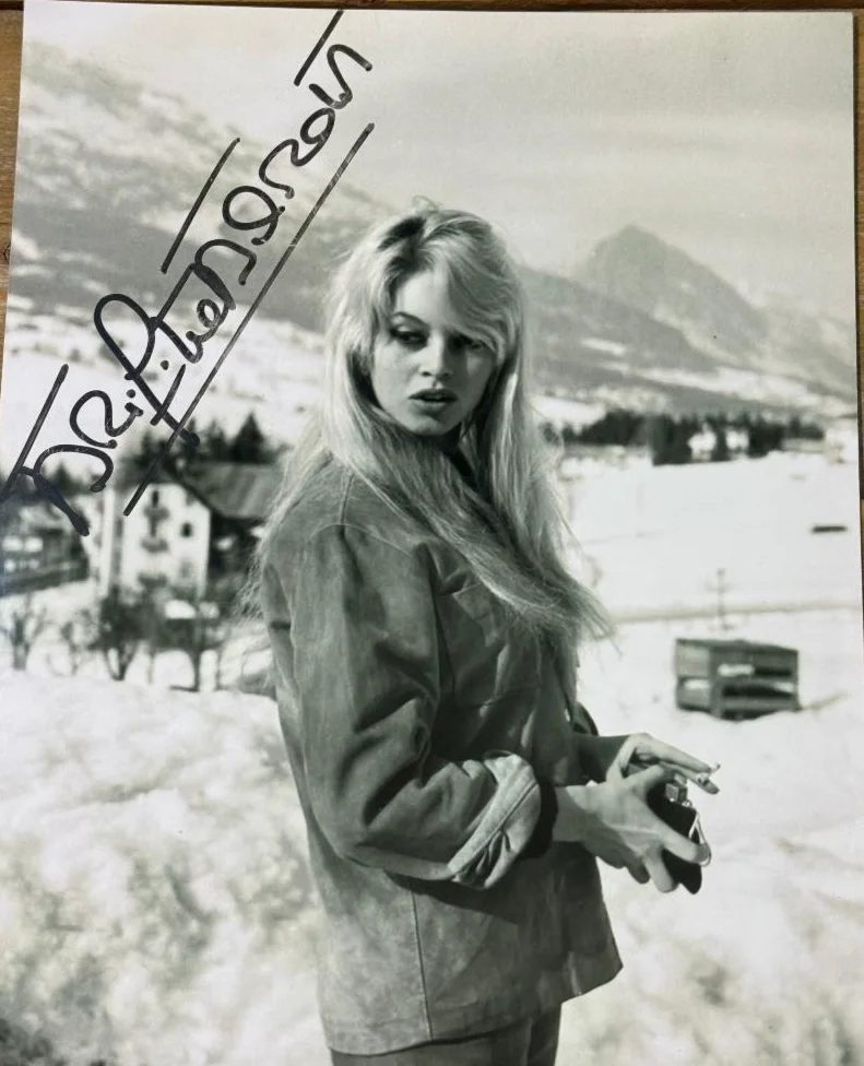 Brigitte Bardot — BRIGITTE BARDOT French Actress, Singer Signed Autograph Photo 8x10 Black & White, изображение 3