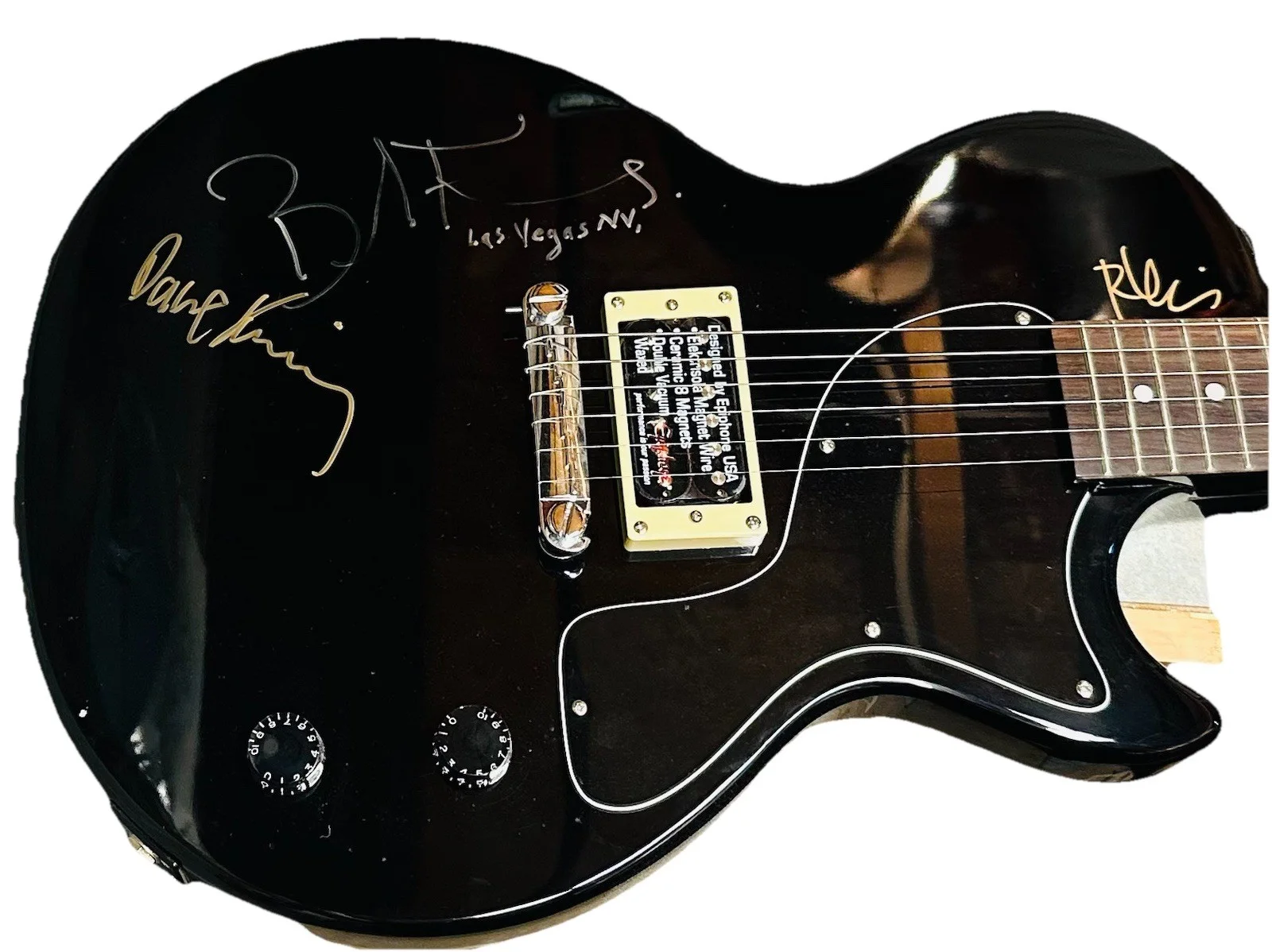 Brandon Flowers, Dave Keuning, Ronnie Vannucci Jr — The Killers Signed Guitar The Killers Autograph Guitar Brandon Flowers Signed +2